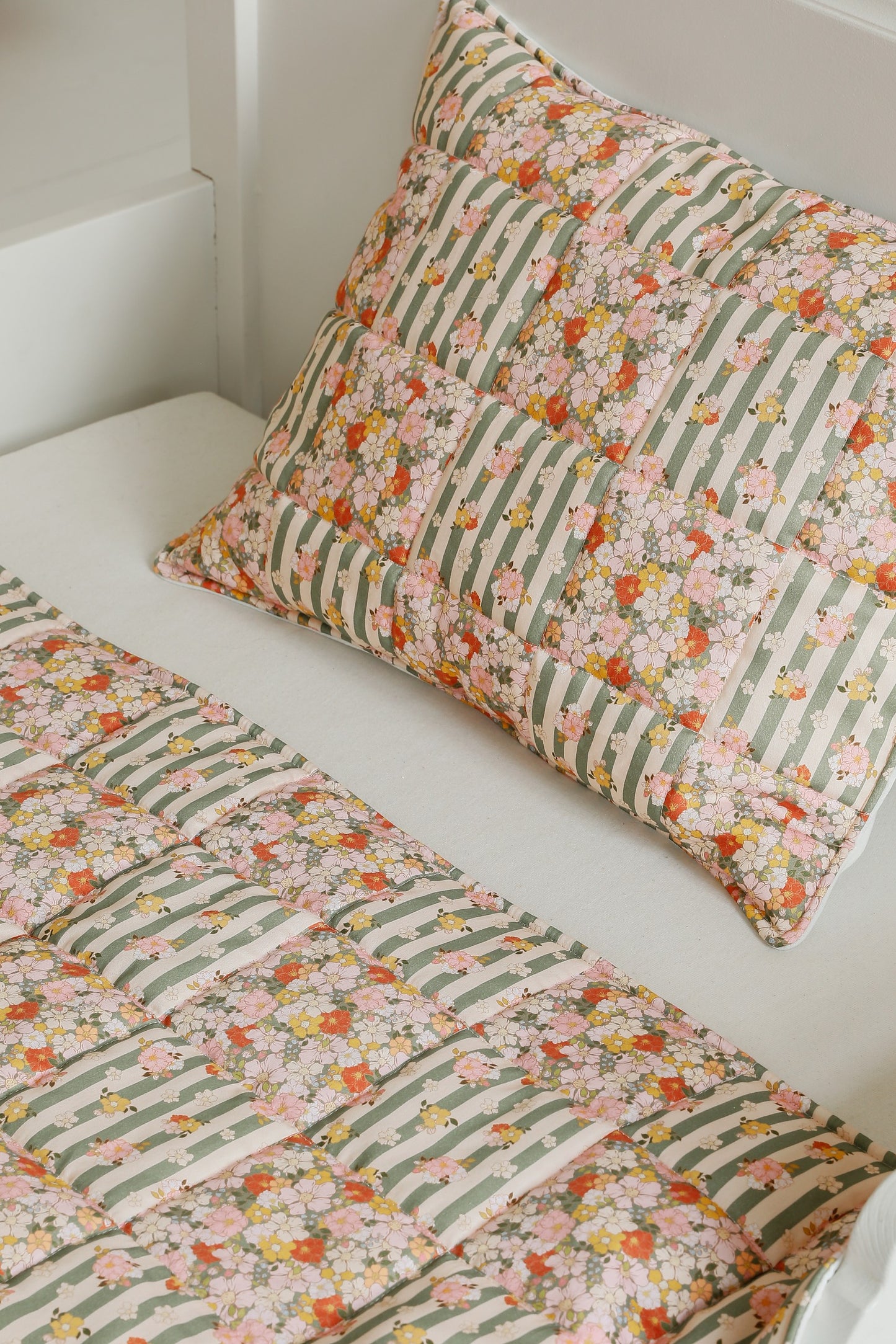Cotton Quilted Patchwork Blanket + Pillow Set Large - Green Garden